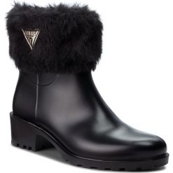 Kalosze GUESS - FLVNT3 RUB09 BLKBL. Kalosze marki Guess. W wyprzedaży za 229.00 zł.