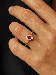 OR Carats Złoty pierścionek z diamentem i kamieniem szlachetnym rozmiar: 52. Czerwone pierścionki OR Carats, z diamentem, złote. Za 1,103.34 zł.