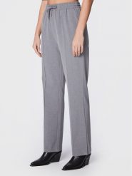 Gina Tricot Spodnie materiałowe Rumi Suit 17751 Szary Regular Fit. Szare spodnie materiałowe Gina Tricot, bez wzorów, z materiału. Za 99.99 zł.