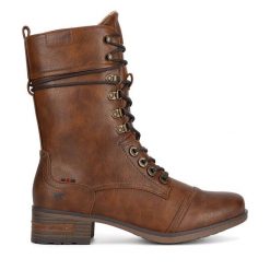 Botki Mustang. Brązowe botki Mustang, bez wzorów, bez obcasa, na płaskiej podeszwie, bez zapięcia. Za 319.99 zł.
