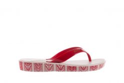 Klapki Azaleia 240 096 Chilli Peper, Biały/ Róż, Tworzywo wysokogatunkowe. Czerwone klapki Azaleia, bez wzorów, z materiału, bez obcasa, bez zapięcia. W wyprzedaży za 49.00 zł.