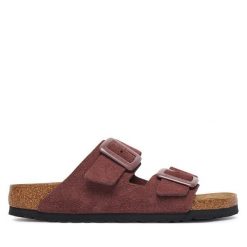 Klapki Birkenstock. Czerwone klapki Birkenstock, bez wzorów, bez obcasa, bez zapięcia. Za 629.99 zł.