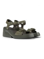 Camper Skórzane sandały w kolorze khaki na koturnie rozmiar: 39. Brązowe sandały Camper, bez wzorów, z otwartym noskiem, bez obcasa, na koturnie, bez zapięcia. Za 223.99 zł.