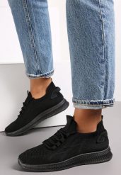 Czarne Buty Sportowe z Perforacją i Elastycznym Sznurowaniem Helli. Czarne buty sportowe lifestyle Renee, bez wzorów, bez zapięcia. W wyprzedaży za 55.99 zł.