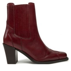 Botki Bronx. Czerwone botki Bronx, bez wzorów, bez obcasa, na słupku, bez zapięcia. Za 699.99 zł.