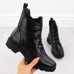 Botki damskie workery ocieplane czarne M.Daszyński MR23123. Czarne botki M.Daszyński, bez wzorów, ze skóry ekologicznej, bez obcasa, bez zapięcia. Za 99.99 zł.