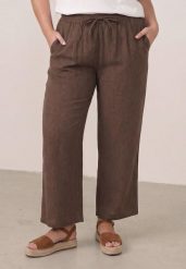 Brązowe Spodnie Casual Szerokie ze Sznurkiem i Gumką w Pasie Caeena. Brązowe spodnie materiałowe Born2be, bez wzorów, z jeansu, casualowe, długie. Za 79.99 zł.