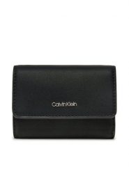 Calvin Klein Portfel damski Ck Must Small Trifold W/Zip LV04F1030G Czarny. Czarne portfele Calvin Klein, bez wzorów, ze skóry. Za 259.99 zł.
