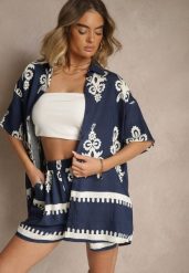 Granatowy Komplet z Rustykalnym Wzorem z Szortami i Koszulą Tosnea. Niebieskie koszule Renee, m, bez wzorów, z materiału, eleganckie, bez kołnierzyka, bez ramiączek. W wyprzedaży za 91.99 zł.