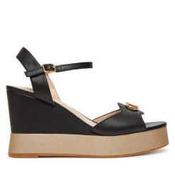 Sandały Liu Jo. Czarne sandały Liu Jo, bez wzorów, bez obcasa, na koturnie, bez zapięcia. Za 439.99 zł.