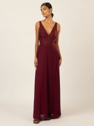 APART Sukienka w kolorze bordowym rozmiar: 36. Czerwone sukienki Apart, bez wzorów, z koronki, bez kołnierzyka, bez ramiączek, maxi. Za 271.03 zł.