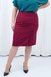 Spódnica do garnituru elegancka ołówkowa MELA bordowa. Czerwone spódnice KARKO, na co dzień, plus size, bez wzorów, z elastanu, eleganckie, dla puszystych. Za 69.50 zł.