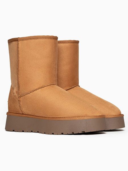 ISLAND BOOT Botki zimowe w kolorze jasnobrązowym rozmiar: 36. Brązowe botki Island Boot, bez wzorów, bez obcasa, bez zapięcia. Za 174.95 zł.