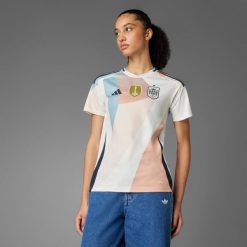 Koszulka piłkarska damska ADIDAS Hiszpania 2025 wyjazdowa. T-shirty sportowe adidas, l, bez wzorów, z materiału, bez ramiączek, do piłki nożnej. Za 279.99 zł.