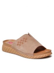 Go Soft Klapki EST-2299-02 Beżowy. Brązowe klapki GO SOFT, bez wzorów, ze skóry, bez obcasa, bez zapięcia. Za 149.99 zł.