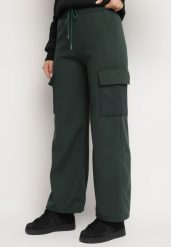 Zielone Ocieplane Spodnie Dresowe z Wysokim Stanem o Szerokim Kroju Cargo Sevinia. Zielone jeansy Born2be, bez wzorów, z dresówki, eleganckie, z podwyższonym stanem. W wyprzedaży za 46.74 zł.