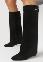 Czarne Kozaki na Koturnie z Wywiniętą Cholewką Alstina. Czarne kozaki Born2be, bez wzorów, wizytowe, bez obcasa, na koturnie, bez zapięcia. Za 149.99 zł.