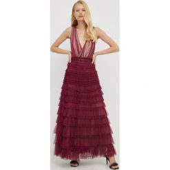 Twinset sukienka kolor bordowy maxi rozkloszowana. Czerwone sukienki Twinset, bez wzorów, z tkaniny, bez kołnierzyka, bez ramiączek, maxi, rozkloszowane. Za 1,309.90 zł.