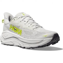 Buty do biegania damskie Hoka One One 1168717BWNH. Białe buty do biegania Hoka One One, bez wzorów, bez zapięcia, do biegania. Za 928.00 zł.