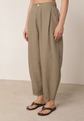 Zielone Spodnie Haremki Casual z Wiskozy z Wysokim Stanem Kalesilea. Zielone jeansy Born2be, na lato, l, bez wzorów, z jeansu, casualowe, z podwyższonym stanem, długie. Za 79.99 zł.
