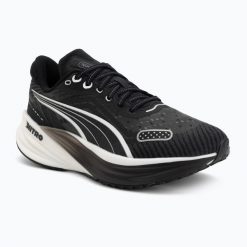 Buty do biegania damskie PUMA Magnify Nitro 2 Tech. Czarne buty treningowe Puma, bez wzorów, z dzianiny, bez zapięcia, do biegania. Za 389.99 zł.