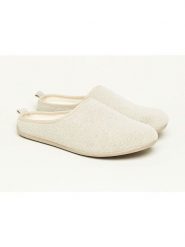 Kitz-pichler Kapcie w kolorze kremowym rozmiar: 45. Brązowe kapcie kitz-pichler, bez wzorów, z materiału. Za 104.99 zł.