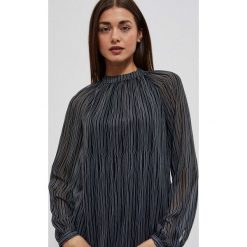 Koszula ze stójką. Czerwone koszule MOODO, m, bez wzorów, z poliesteru, bez kołnierzyka, bez ramiączek. W wyprzedaży za 35.99 zł.