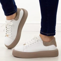 Białe skórzane półbuty damskie Filippo Dp7502/26. Białe półbuty wsuwane Filippo, na jesień, bez wzorów, z jeansu, eleganckie, bez obcasa, na platformie. Za 249.00 zł.