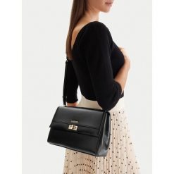Torebka Lasocki. Czarne listonoszki Lasocki, bez wzorów, bez dodatków. Za 159.99 zł.