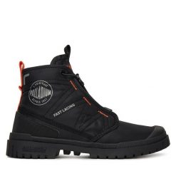 Trapery Palladium. Czarne traperki Palladium, bez wzorów, bez obcasa, bez zapięcia. Za 319.99 zł.