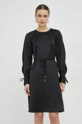 BOSS sukienka kolor czarny mini prosta. Czarne sukienki Boss, na co dzień, bez wzorów, z materiału, bez kołnierzyka, bez ramiączek, maxi, proste. Za 1,469.90 zł.