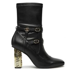 Botki Liu Jo. Czarne botki Liu Jo, bez wzorów, bez obcasa, na słupku, bez zapięcia. Za 759.99 zł.