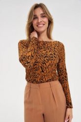 Bluzka z wzorem brązowa. Brązowe bluzki MOODO, l, bez wzorów, z elastanu, bez kołnierzyka, bez ramiączek. Za 69.99 zł.