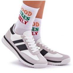 Buty Sportowe Sneakersy Damskie Białe. Białe buty treningowe na lato, bez wzorów, bez zapięcia. Za 146.62 zł.