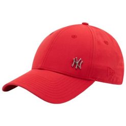 Czapka z daszkiem New Era MLB New York Yankees. Czerwone czapki z daszkiem New Era, bez wzorów, sportowe. Za 99.99 zł.