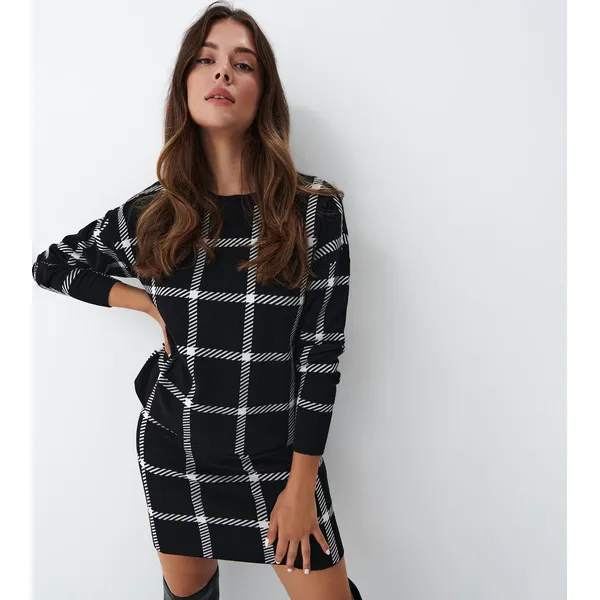Sweter z dzianiny - Czarny. Czarne swetry Mohito, l, bez wzorów, z dzianiny, bez ramiączek. Za 129.99 zł.