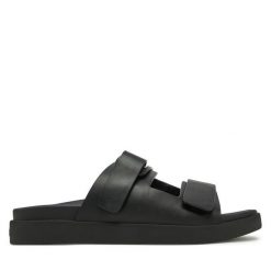 Klapki Calvin Klein. Czarne klapki Calvin Klein, bez wzorów, bez obcasa, bez zapięcia. Za 262.99 zł.
