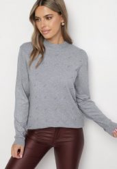 Jasnoszary Sweter o Klasycznym Fasonie z Ozdobnymi Cyrkoniami Irithra. Szare swetry Born2be, bez wzorów, eleganckie, bez ramiączek. W wyprzedaży za 59.49 zł.