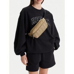 Nerka Reebok. Brązowe nerki i saszetki Reebok, bez wzorów, młodzieżowe, bez dodatków. Za 49.99 zł.