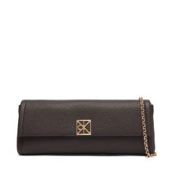 Torebka Calvin Klein. Brązowe kopertówki Calvin Klein, bez wzorów, wizytowe, bez dodatków. Za 489.99 zł.