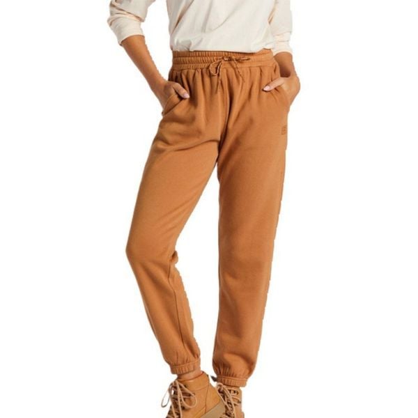 Spodnie turystyczne damskie Billabong Halifax. Brązowe spodnie dresowe Billabong, bez wzorów, z bawełny. Za 169.05 zł.