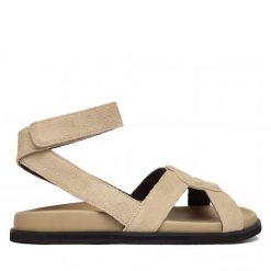 Sandały BOSS. Brązowe sandały Boss, bez wzorów, bez obcasa, na płaskiej podeszwie, bez zapięcia. Za 899.99 zł.