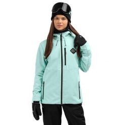 Damska kurtka snowboardowa Sporty zimowe W2-W Senja. Niebieskie kurtki narciarskie SIROKO, na zimę, l, bez wzorów, z softshellu, bez kaptura, narciarskie. W wyprzedaży za 532.90 zł.
