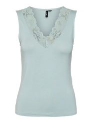 Vero Moda Top w kolorze błękitnym rozmiar: XS. Niebieskie topy Vero Moda, s, bez wzorów, z koronki, klasyczne, bez kołnierzyka, bez ramiączek. Za 39.40 zł.