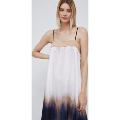 Dkny sukienka P2CBWB6Q mini rozkloszowana. Sukienki DKNY, l, bez wzorów, z tkaniny, bez kołnierzyka, bez ramiączek, mini, rozkloszowane. W wyprzedaży za 469.99 zł.