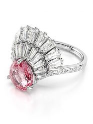 Swarovski Pierścionek z cyrkoniami i kryształami rozmiar: 50. Różowe pierścionki Swarovski, z cyrkonią, metalowe. Za 260.99 zł.