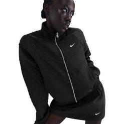 Bluza sportowa damska Nike HJ0975010. Czarne bluzy bez kaptura Nike, s, bez wzorów, z elastanu, bez kaptura, trekkingowe. Za 395.00 zł.