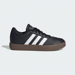 Buty VL Court 3.0. Białe buty treningowe adidas, bez wzorów, z zamszu, bez zapięcia. Za 219.00 zł.