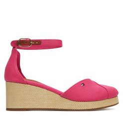 Espadryle Tommy Hilfiger. Czerwone espadryle Tommy Hilfiger, bez wzorów, bez obcasa. Za 329.99 zł.