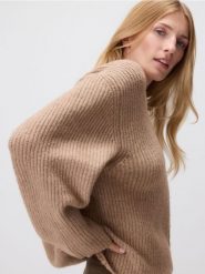 Sweter oversize - brązowy. Brązowe swetry Reserved, l, bez wzorów, z dzianiny, bez ramiączek. Za 129.99 zł.
